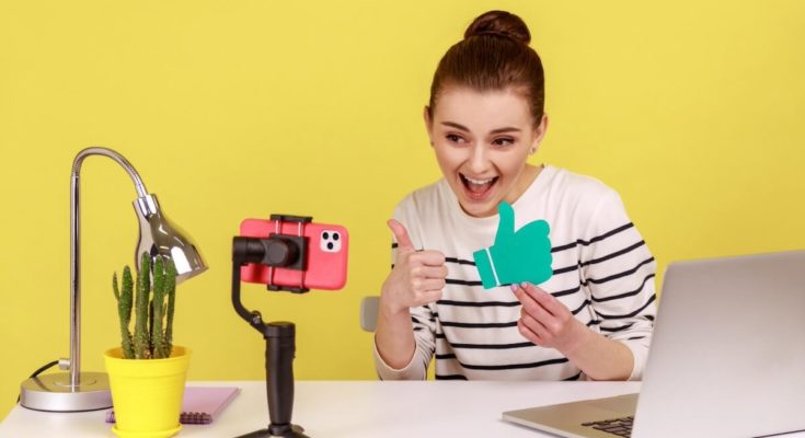 Blogging equipment for vloggers and bloggers